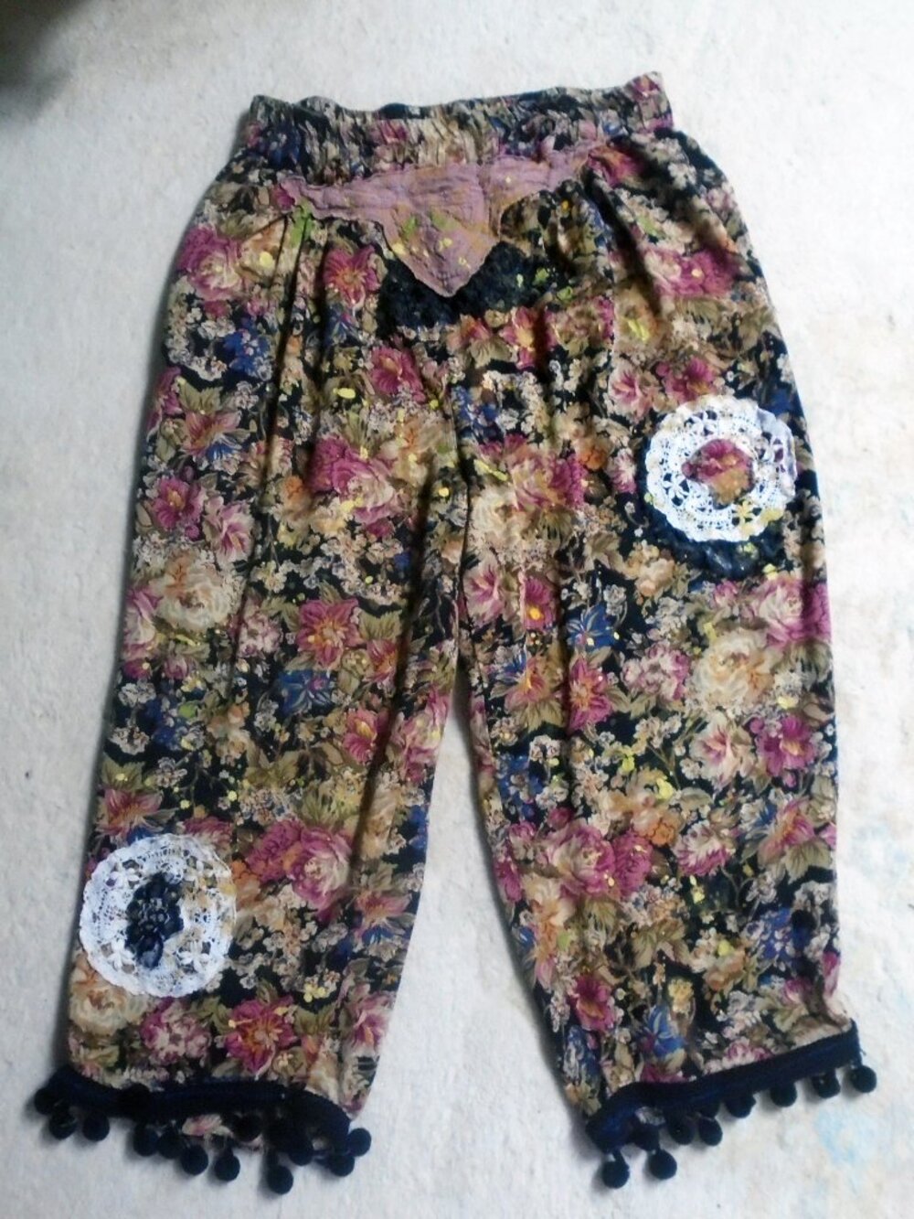 Morigirl Cropped Baggy Pants, Appliques, Paint Splatter - Imperfection Art - Picture 5 of 10